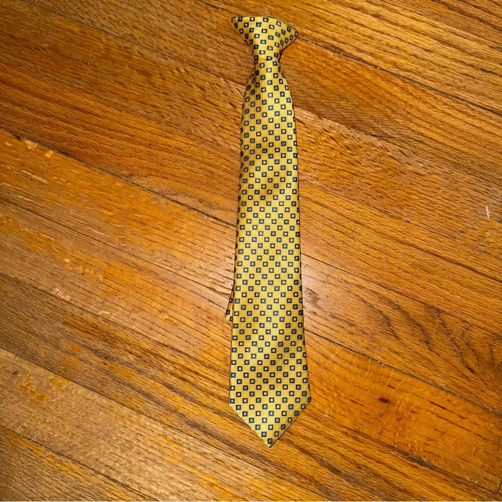 Boy’s Clip On Yellow Tie Blue and White Diamond Pattern #0784